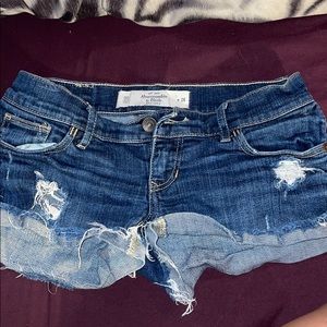 Abercrombie & Fitch Low rise short shorts